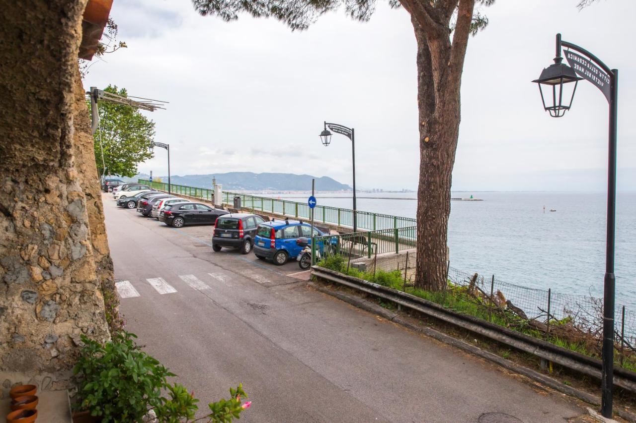 Luxurious Apartment By The Sea Vietri sul Mare Exterior photo
